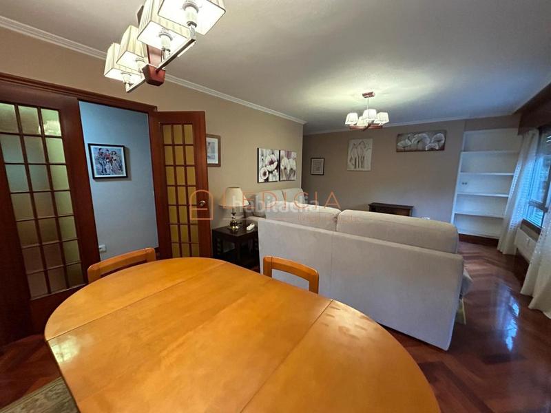 Foto 0fbeb588-7d1b-40b2-a0cc-6f7889428d21. Rent flat with heating parking in Centro - Areal Vigo