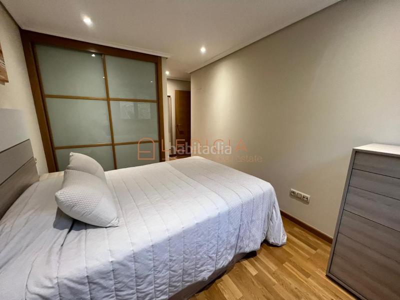 Foto 7ddfdd9a-5627-417c-a329-149fc6cbec01. Alquiler piso en Lavadores Vigo