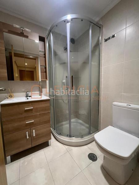 Foto c86e8637-42fa-4a60-8d4a-de0e5f23ba47. Alquiler piso en Lavadores Vigo