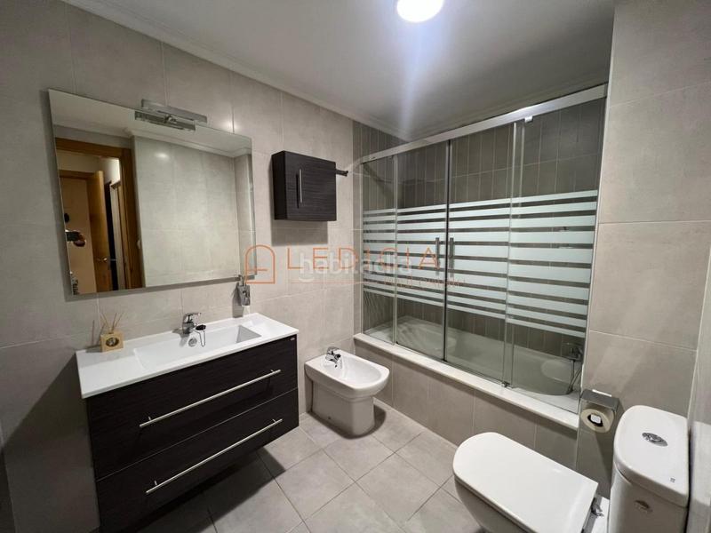 Foto f4d721b5-804d-4a74-a90d-b36f87fb7e0c. Alquiler piso en Lavadores Vigo