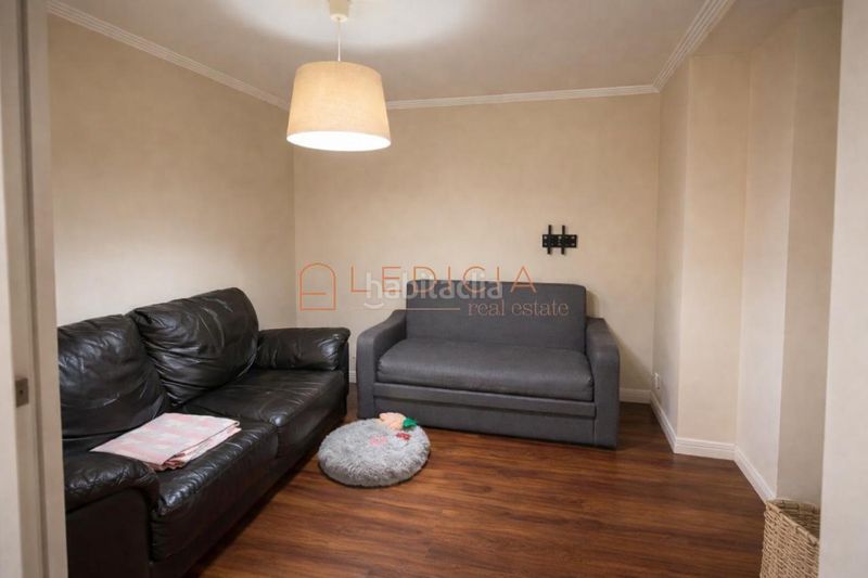 Foto e5588ff0-2127-49ea-923a-51ac50a8ce4c. Estudi amb calefacció a Casco Vello Vigo