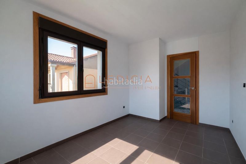 Foto fabe65e3-c5ed-4f73-9786-5c4a74da3bd1. Chalet in lugar eidos de abaixo 16 parcela 2 in Tomiño