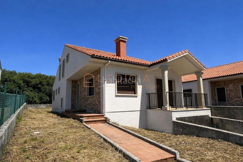 Foto 73824563-fb1b-43da-9d07-a24e7f023ebc. Chalet dans lugar eidos de abaixo 16 parcela 2 dans Tomiño