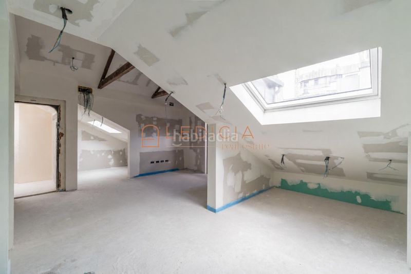 Foto a82e405b-6612-454a-bd60-91a03bf6e954. Penthouse with heating parking in Centro - Areal Vigo