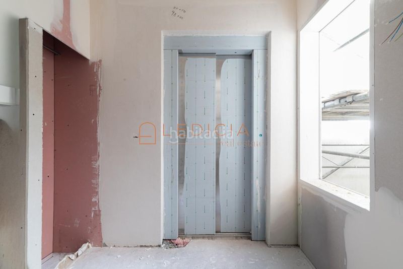 Foto b644967f-1808-4378-8232-ac765868bd12. Penthouse with heating parking in Centro - Areal Vigo