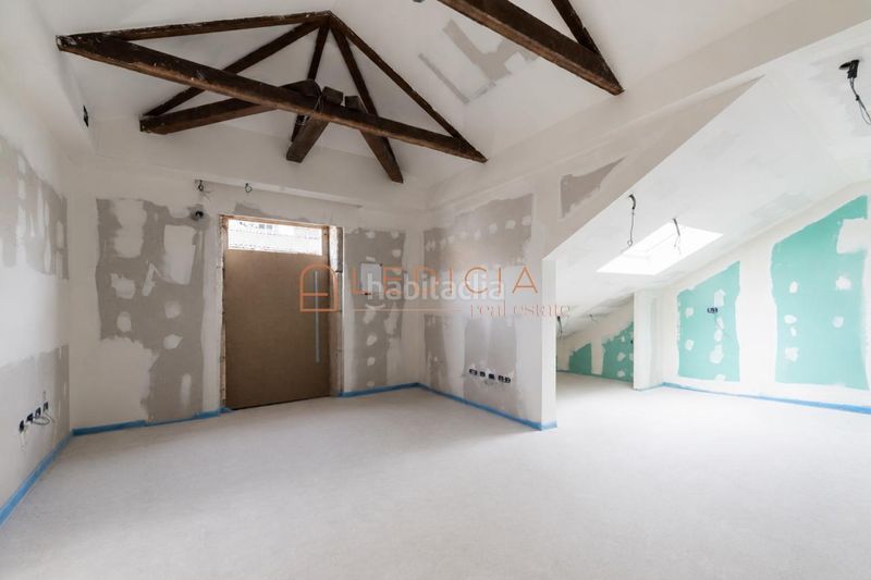 Foto ed9d4920-d1bb-466f-adea-89bcd4a2c27c. Penthouse with heating parking in Centro - Areal Vigo