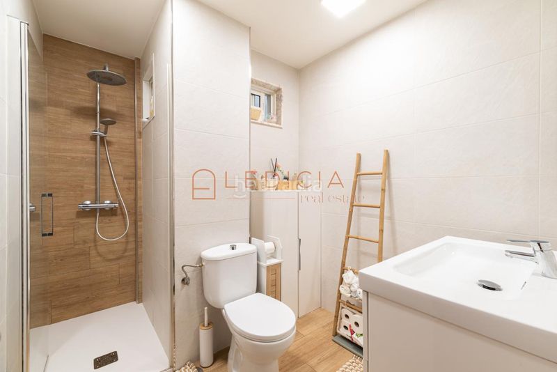Foto 04ba9e9d-6f68-4741-9454-d4685ac1e322. Piso en bueu 3 en Coia Vigo
