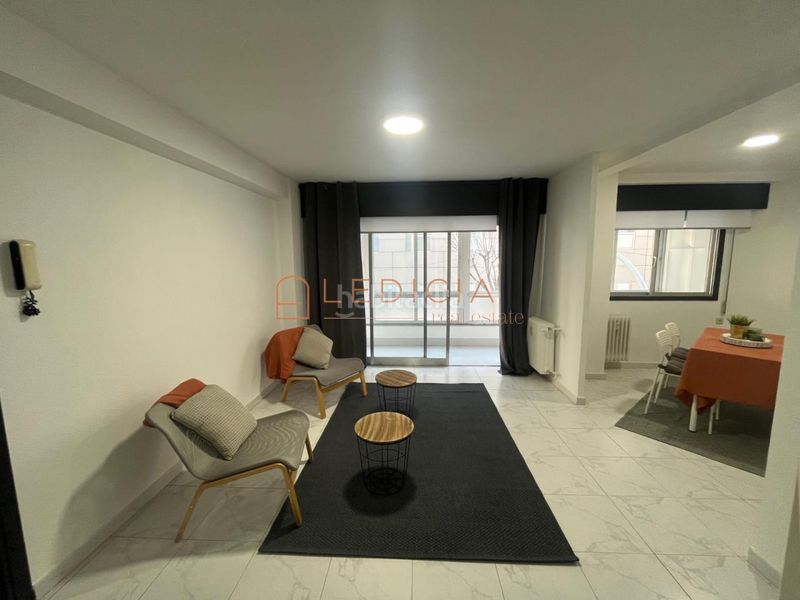 Foto 5a55ae6c-dd65-4302-967c-7c2468926bd7. Lloguer pis amb calefacció a Plaza España - Corte Inglés Vigo