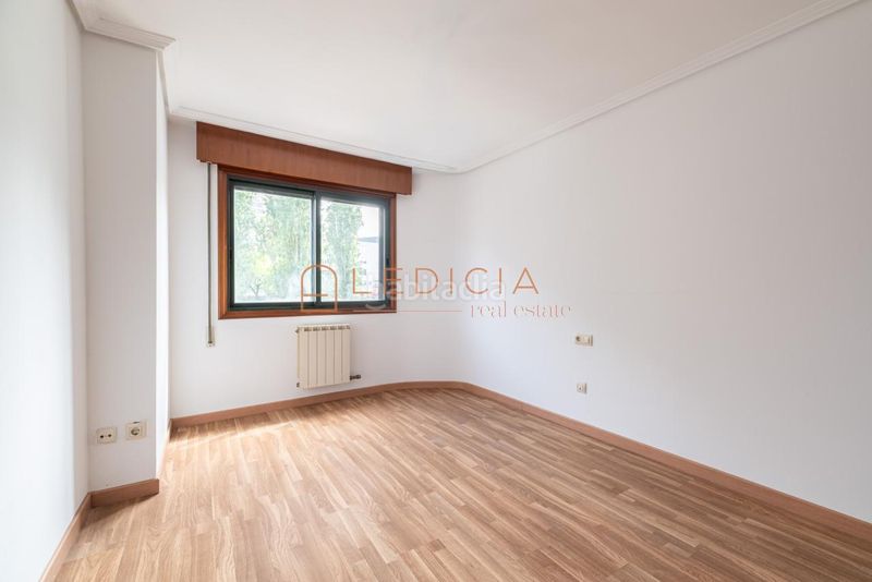 Foto 6ccf48a9-006d-4cb7-bcdb-38fd5944386e. Pis amb calefacció aparcament a travesía de Vigo - san xoán Vigo