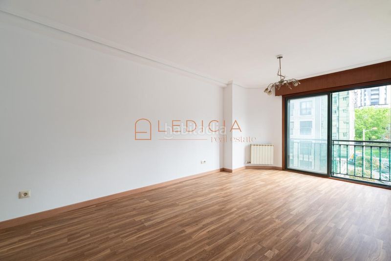 Foto 994adca7-4653-4990-803f-c74cfcead4ce. Pis amb calefacció aparcament a travesía de Vigo - san xoán Vigo