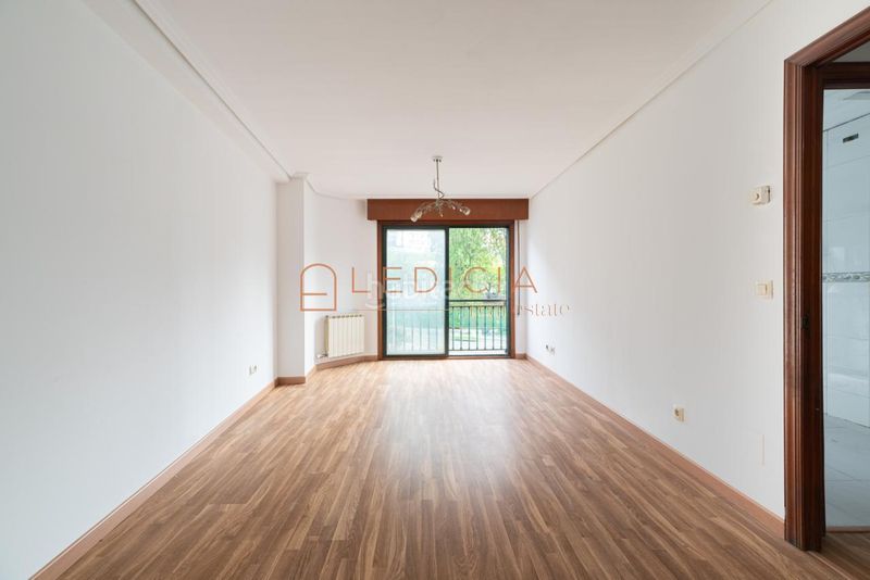 Foto bbf974c8-b014-40d2-a8ea-847a55ba1fbf. Pis amb calefacció aparcament a travesía de Vigo - san xoán Vigo