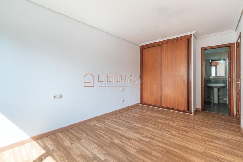 Foto dbd88245-8163-47e5-a179-0f8fa0af6549. Pis amb calefacció aparcament a travesía de Vigo - san xoán Vigo