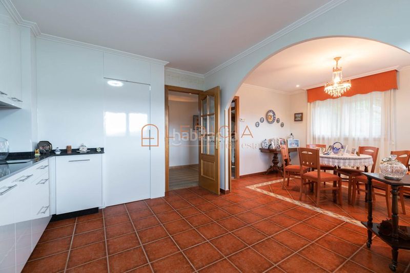 Foto f6ce1920-bc6f-4e09-b737-0480460f64a9. Chalet en Gondomar