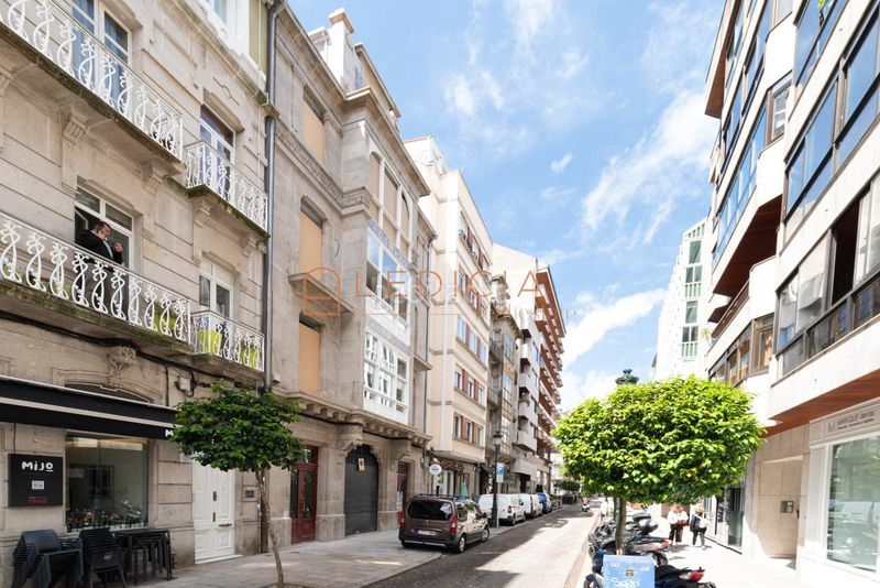 Foto 0548acba-d9fa-4140-accf-2eed8663481b. Flat with heating parking in Centro - Areal Vigo