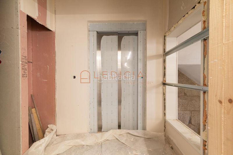 Foto 3a8ed9c3-eca5-4fb0-8783-5a89601bbc93. Flat with heating parking in Centro - Areal Vigo