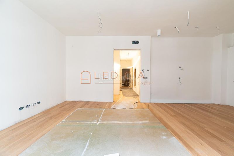 Foto 7b73d9e9-b70f-4aab-9c6d-fe593441018f. Flat with heating parking in Centro - Areal Vigo