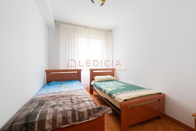 Foto b969ae18-83c1-4cdd-b276-014fc4a6a123. Pis a bueu 24 a Coia Vigo