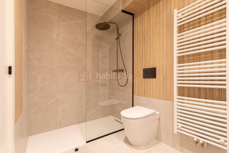 Foto 67235199-1d79-4209-8c1d-ded1a92bd01f. Piso en Plaza España - Corte Inglés Vigo