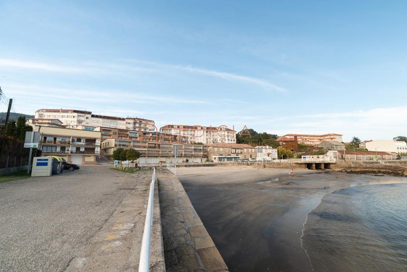 Foto 9dc57d7d-2cb3-404b-b989-6cc32093b3c8. Edificio en avenida covelo 20 en Samieira Poio