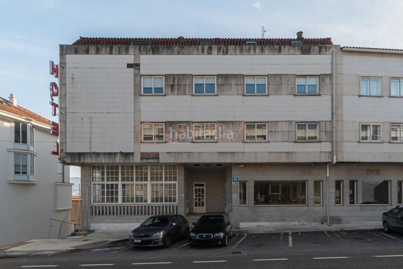 Foto d74743f4-5ba5-4ee4-9710-a44a22216cdb. Edificio en avenida covelo 20 en Samieira Poio