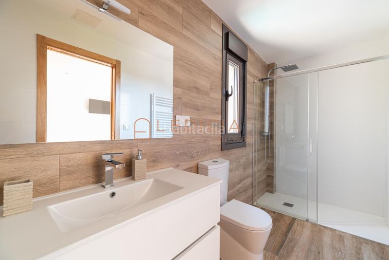 Foto c9d8d7c0-1e5e-4809-b426-6ddefbffdf8f. Casa amb calefacció aparcament piscina a Moaña