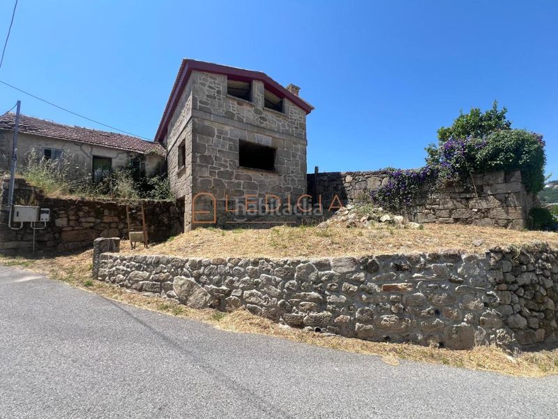 Foto 1d9c0e79-3100-4268-a40a-e113e74d1c41. Casa a camiño da igrexa 5 a Nigrán centro Nigrán