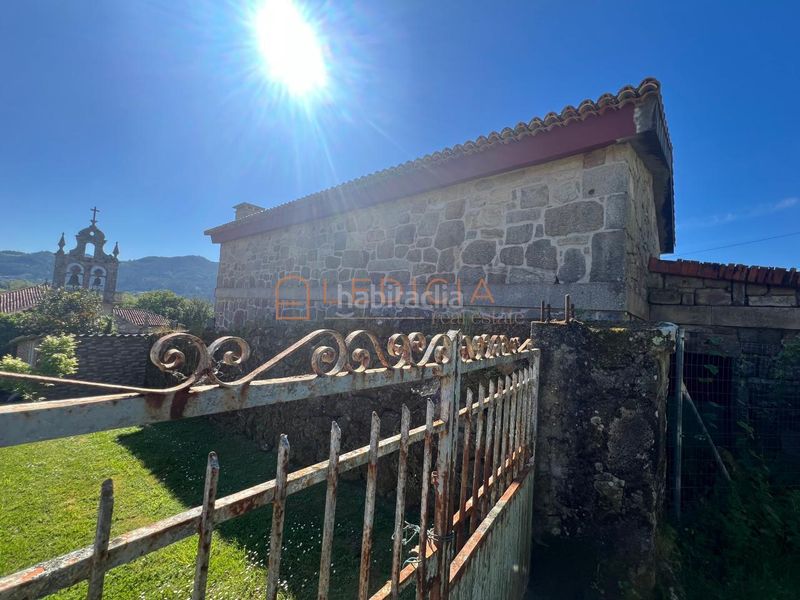 Foto 88d53561-7ab3-47b8-8f24-c11239312fea. Casa a camiño da igrexa 5 a Nigrán centro Nigrán