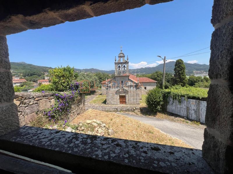 Foto 982ca2ff-55ca-499a-9da9-1c2eae466844. Casa a camiño da igrexa 5 a Nigrán centro Nigrán