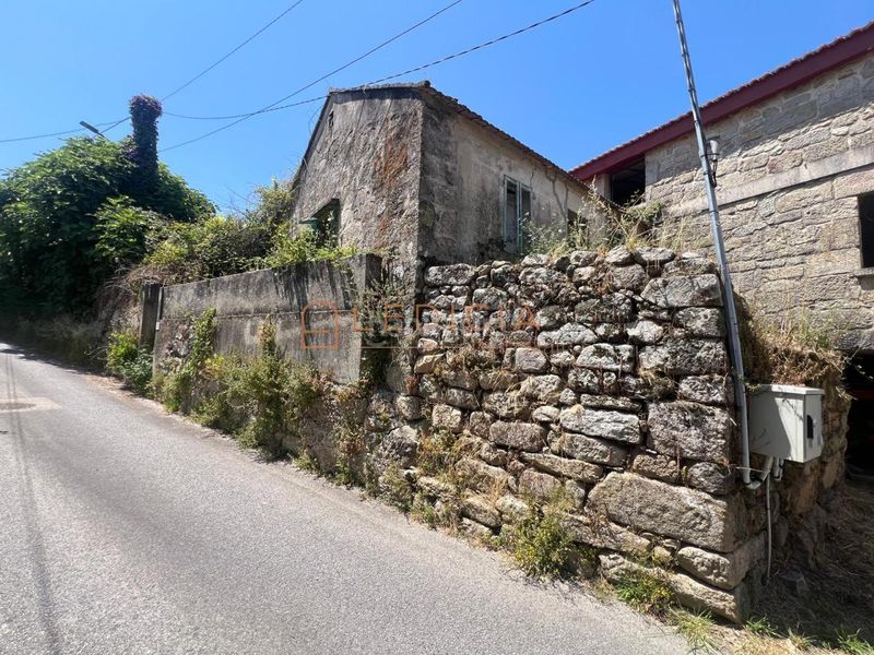 Foto d5447d8d-b660-40df-8b6e-81774d9df25a. Casa a camiño da igrexa 5 a Nigrán centro Nigrán