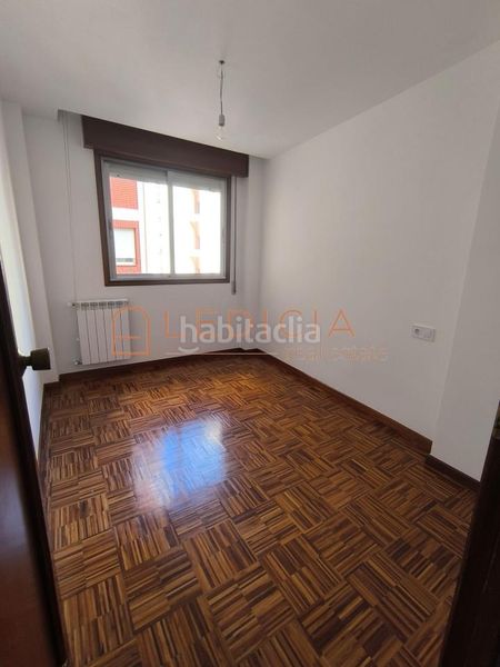 Foto 8f169d60-f3fe-4dbc-982c-df3ab852f839. Rent flat with heating parking in As Travesas - Balaidos Vigo