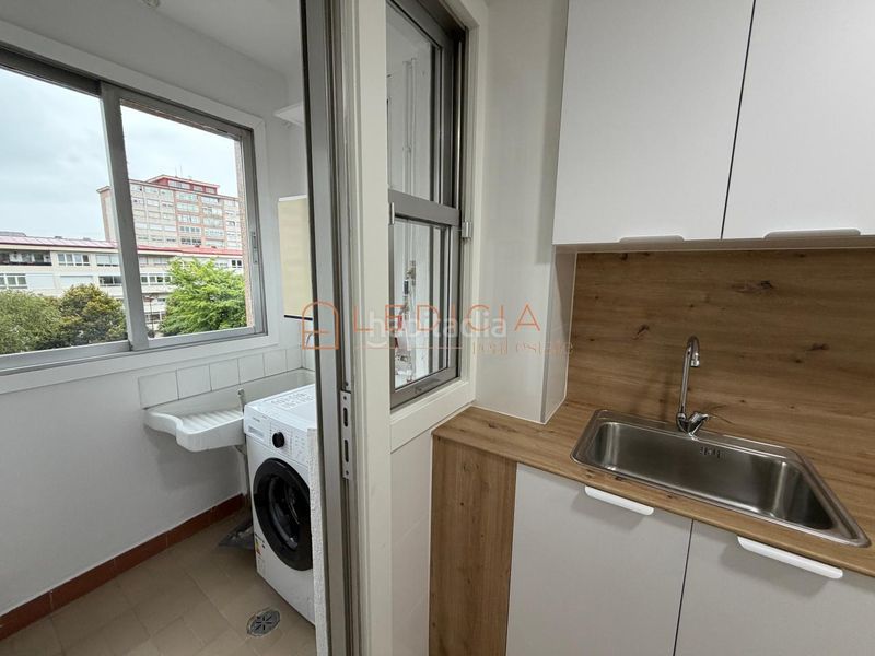 Foto 90e4da70-79cb-4b17-98da-138eab81a2e2. Rent flat with heating parking in As Travesas - Balaidos Vigo