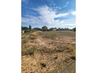 Terreny residencial  Avinguda montserrat roig. Terrenos en venta