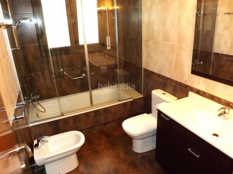 Foto a7f25ab8-dac2-41c6-b4e3-e1e42b12a17d. Casa adossada amb calefacció aparcament a Segur de Calafell nucli urbà Segur de Calafell