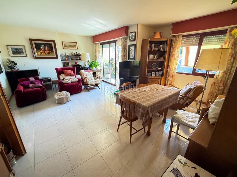 Foto d9d81183-79ba-45c8-9a70-c59a1aaff95f. Piso en mossen jaume soler 23 piso de 3 habitaciones con terraza y piscina a 100 m del mar platja en Calafell