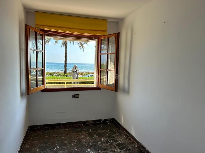 Foto d996e73f-6a5d-4581-90b5-40a4a77f1db4. Ground floor with parking pool in L´Estany Calafell