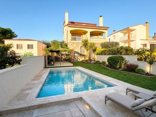 Casa aparellada a Palmeres de les 32. Espectacular pareado en la pobla de montornés con vistas y ampli