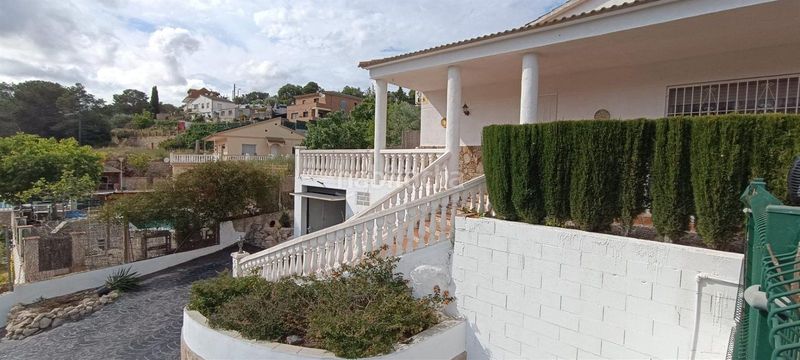 Foto 1d3bb6b9-f66a-4adc-9556-5d1a1ba0f6fc. Casa amb piscina a Olivella