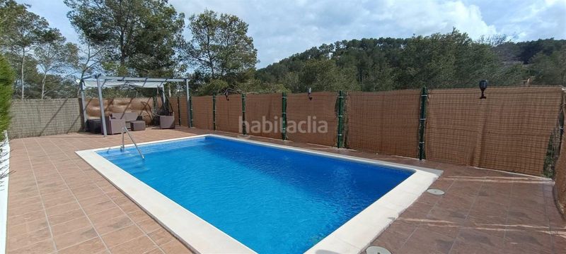 Foto 34552ece-d937-4b70-8ab6-0027be5047e4. Casa amb piscina a Olivella