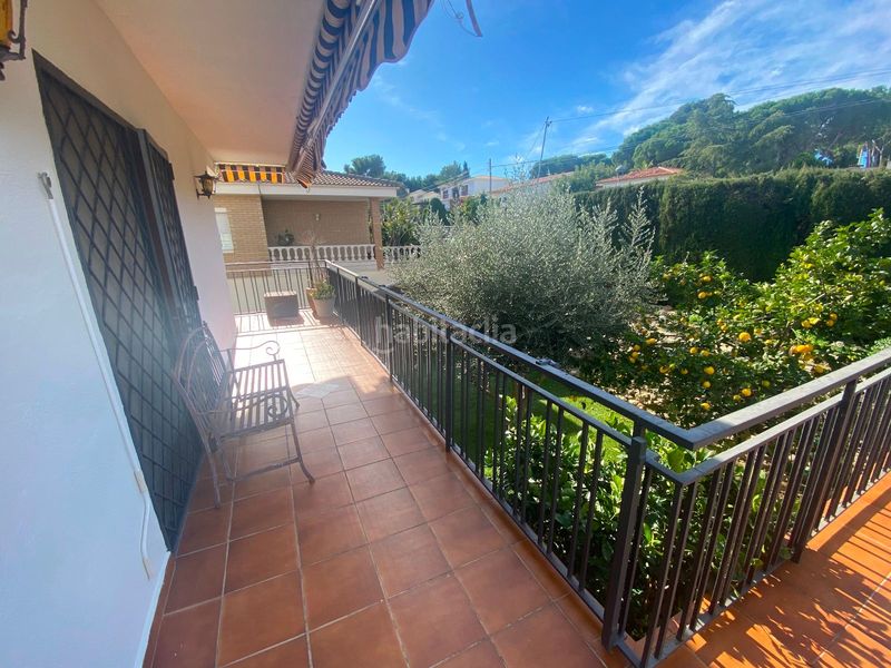 Foto 083d4f1f-6f7d-4aa6-99ad-01c235a0ae49. Xalet amb aparcament piscina a Cunit residencial Cunit