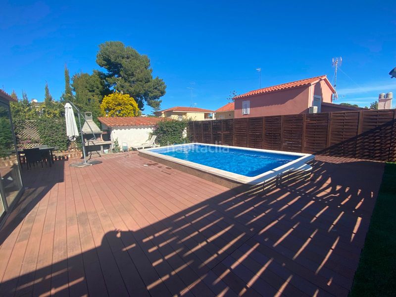 Foto 2cdd033b-c89a-4cbe-b7c2-8dc58a8923b4. Xalet amb aparcament piscina a Cunit residencial Cunit