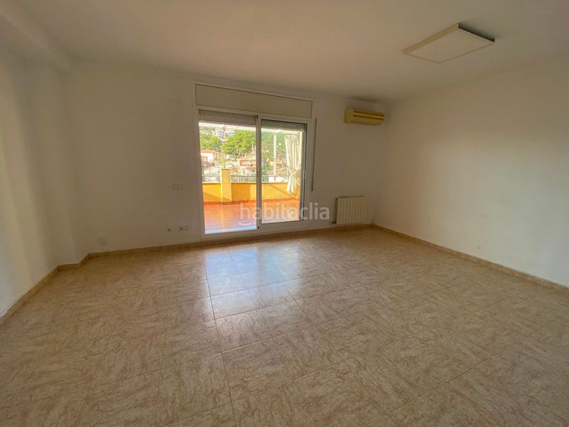 Foto 588cf5c6-8be2-4874-bdcb-89f71f0e7585. Casa adossada a illes filipines 26 a Segur de Calafell nucli urbà Segur de Calafell