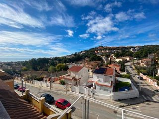 Casa adossada a Illes filipines 26. Venta de bonita casa pareada en segur de calafell