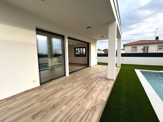 Chalet  Francesc pujol. Espectacular casa a estrenar en eden park, el vendrell