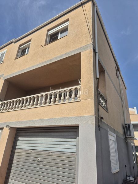 Foto e51e1287-5df3-4386-873d-99153069fc12. Casa adossada a Calafell poble Calafell