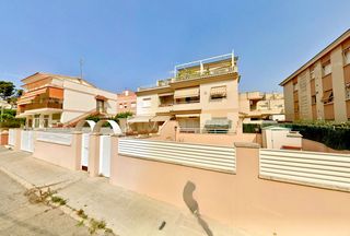 Ático  Italia 47. Ático con terraza de 30 m en el corazón de segur de calafell