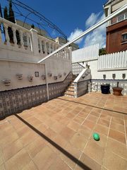 Haus  Espanya. Preciosa casa adosada esquinera cerca de todos los servicios