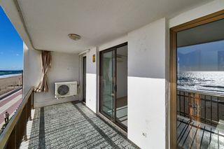 Pis  Llevant. Espectacular piso en primera línea de mar  playa del vendrell