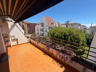Duplex  Garrotxa. Espectacular ático dúplex con piscina en calafell