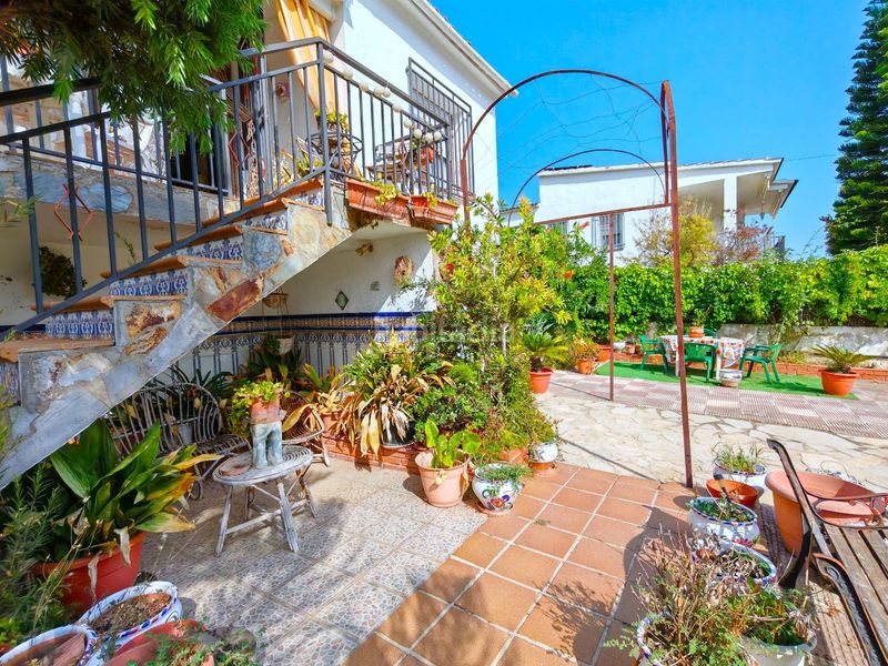 Foto cc7c4ac3-6d5f-4dec-9efe-b433571cc808. Casa amb calefacció aparcament piscina a Calafell park Calafell