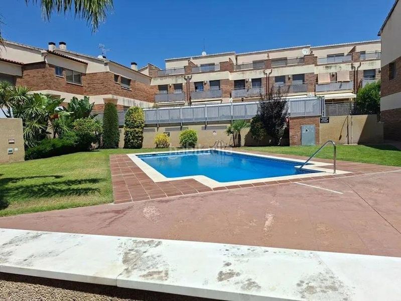 Foto 81106212-06e5-4708-9f1f-50c25045b618. Reihenhaus mit parking pool in Bonavista Vendrell (El)